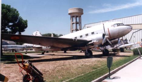 DOUGLAS DC 3 Dakota
