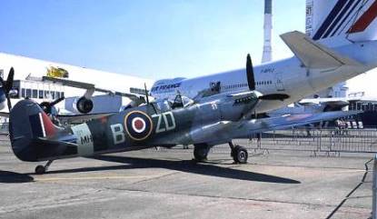 Autre avions de la Breitling Fighter, ce superbe Spitfire Mk.IX