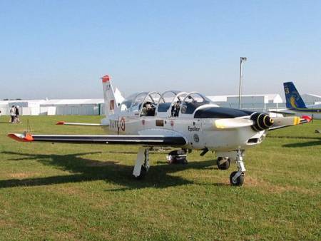 Un TB.30 Epsilon de l' Arme de l' Air franaise