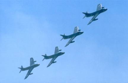 Passage en chelon  droite durant le meeting de Lee-On-Solent 1980