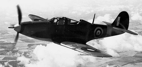 Un Bell P-400 du 601 Squadron de la RAF au-desssus de la Grande Bretagne, jug inadapt aux conditions de guerre en Europe il sera revers  l' USAAF ou donn en prt-bail aux sovitiques Doc : RAF