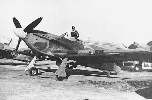 Un Hawker Hurricane Mk.IIb au Portugal  Doc : Mais Alto