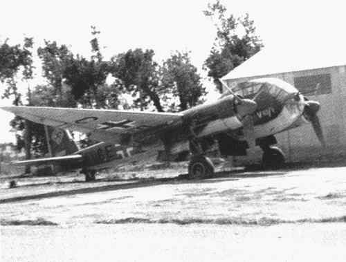 Junkers Ju 188 V63/1 N 140669 code de fuselage CE+XA atterrit  Portela de Sacavem le 6 Avril 1945, Il dcolla dune piste prs de Munich et se posa aprs 14 heures de vol grce  un rservoir dessence supplmentaire plac dans la soute  bombes. Ce Junkers tait un appareil destin  des exprimentations, son quipage tait compos de civils, son commandant de bord possdait la double nationalit allemande/canadienne et ne pouvait, selon ses dires, avoir des activits militaires. Ces lments furent confirms par une note crite de lambassade dAllemagne  Lisbonne exigeant la restitution de lappareil.  Doc : Mais Alto