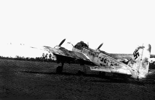 Le Junkers Ju 88G code de fuselage GR+LR N 621800 atterrit le 2 mai 1945 sur la piste non acheve de Pedras Rubras, pilot par Klaus Moller et Joseph Allram. Lappareil vint directement en vol depuis lAllemagne.  Doc : Mais Alto