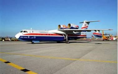 Le Be-200 vu durant la dmonstration de l'appareil  la Base arienne de la Scurit Civile  Marignane, photos : EADS / Watbled