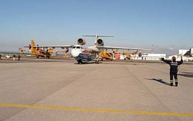Le Be-200 vu durant la dmonstration de l'appareil  la Base arienne de la Scurit Civile  Marignane, photos : EADS / Watbled