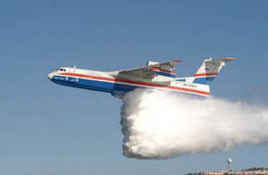 Le Be-200 vu durant la dmonstration de l'appareil  la Base arienne de la Scurit Civile  Marignane, photos : EADS / Watbled